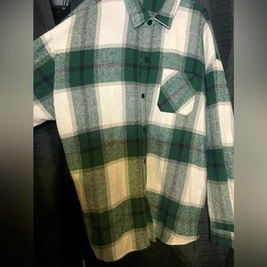 Green and white plaid button up